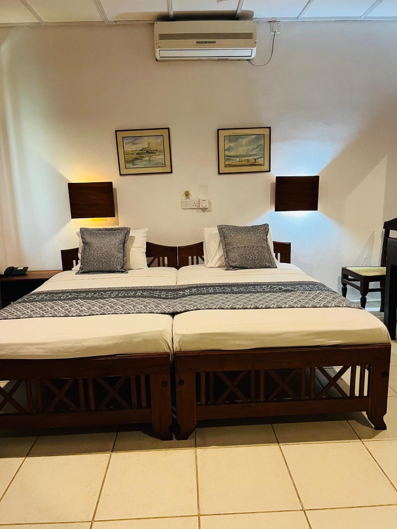 Hotel Sunflower Kataragama Dış mekan fotoğraf