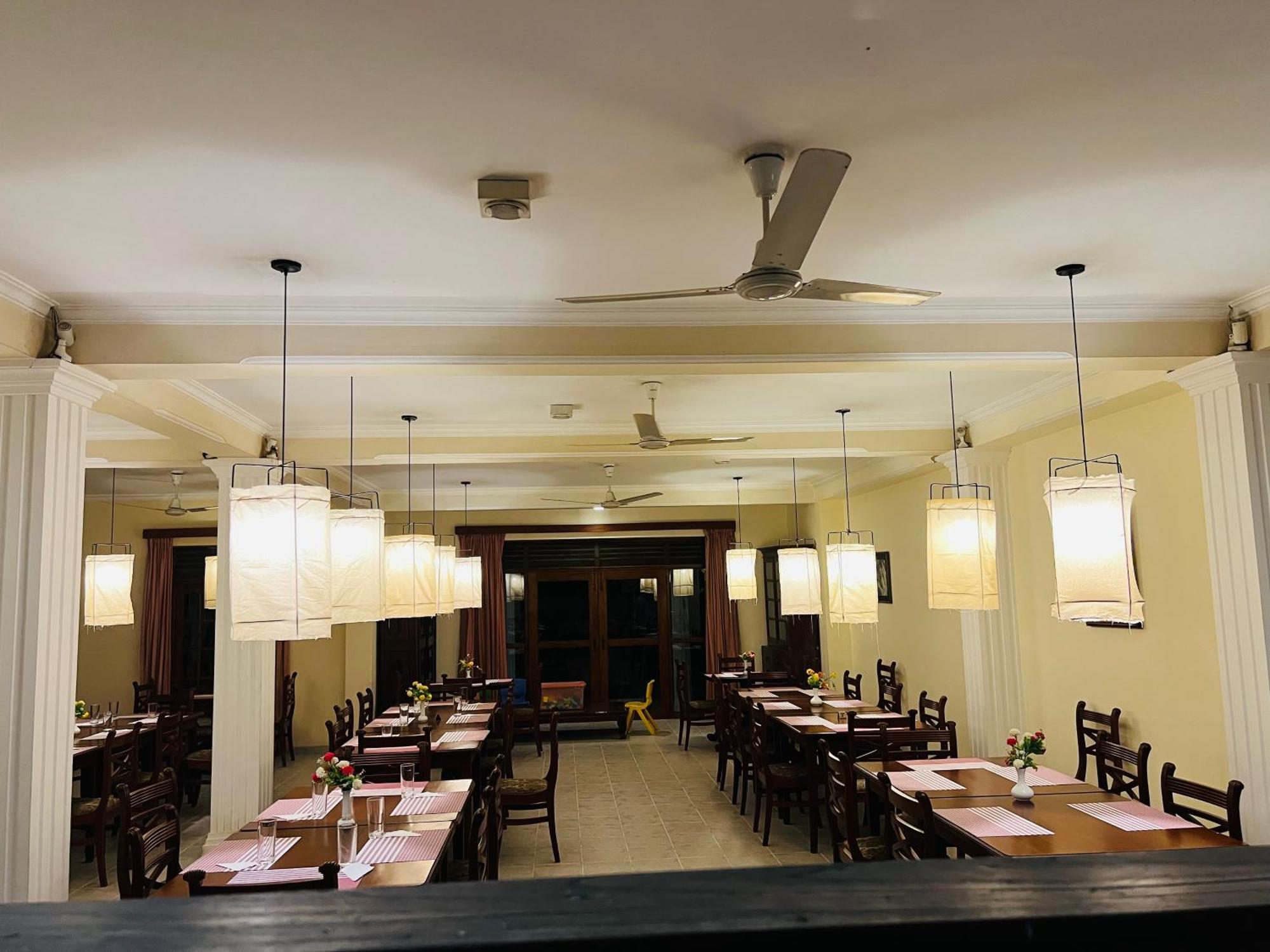 Hotel Sunflower Kataragama Dış mekan fotoğraf