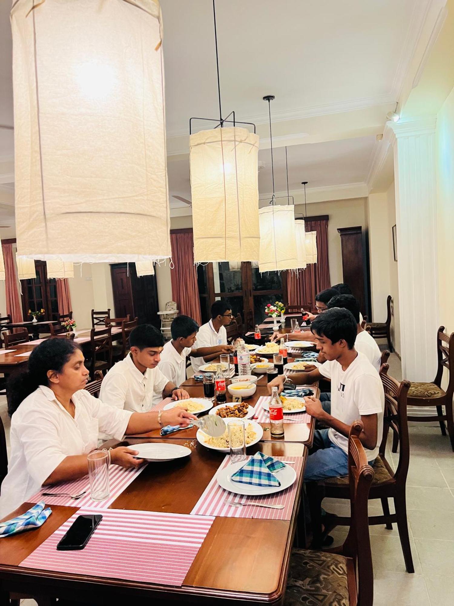 Hotel Sunflower Kataragama Dış mekan fotoğraf