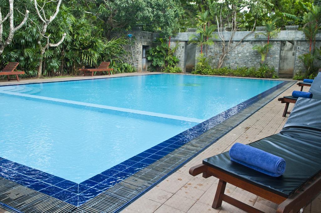 Hotel Sunflower Kataragama Dış mekan fotoğraf
