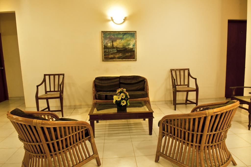 Hotel Sunflower Kataragama Oda fotoğraf