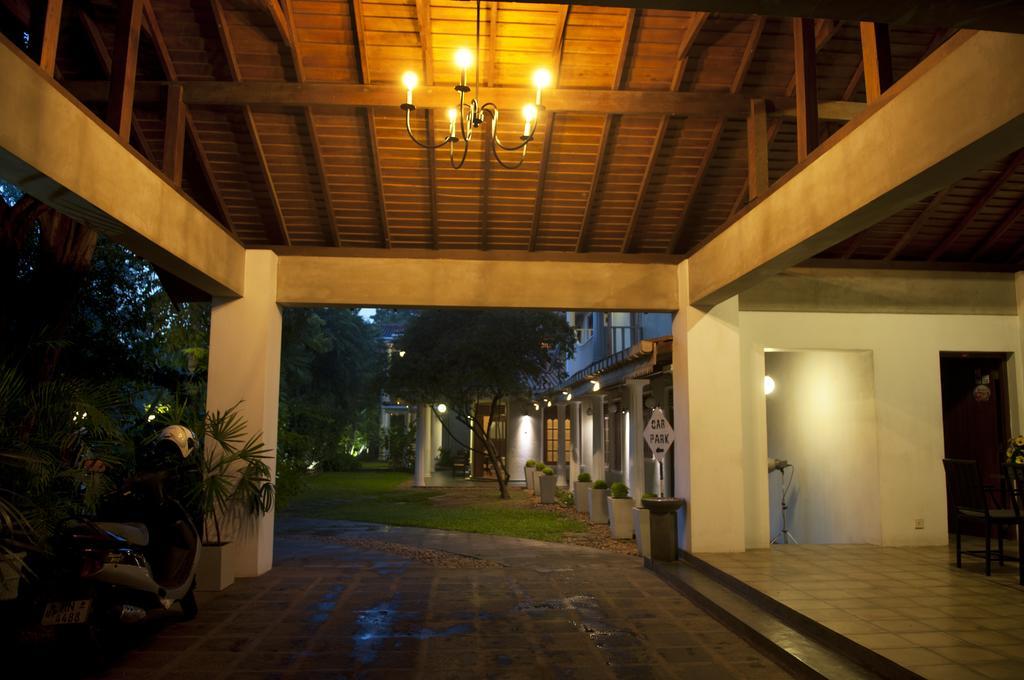 Hotel Sunflower Kataragama Dış mekan fotoğraf