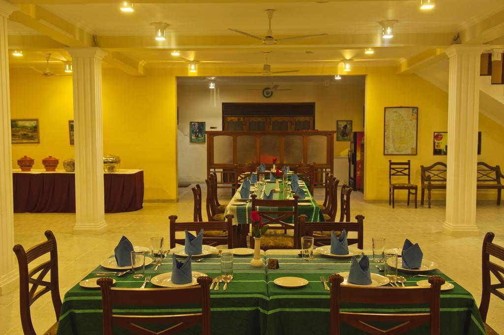 Hotel Sunflower Kataragama Dış mekan fotoğraf