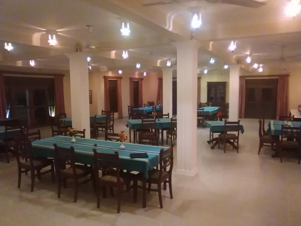 Hotel Sunflower Kataragama Dış mekan fotoğraf