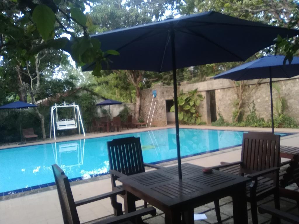 Hotel Sunflower Kataragama Dış mekan fotoğraf