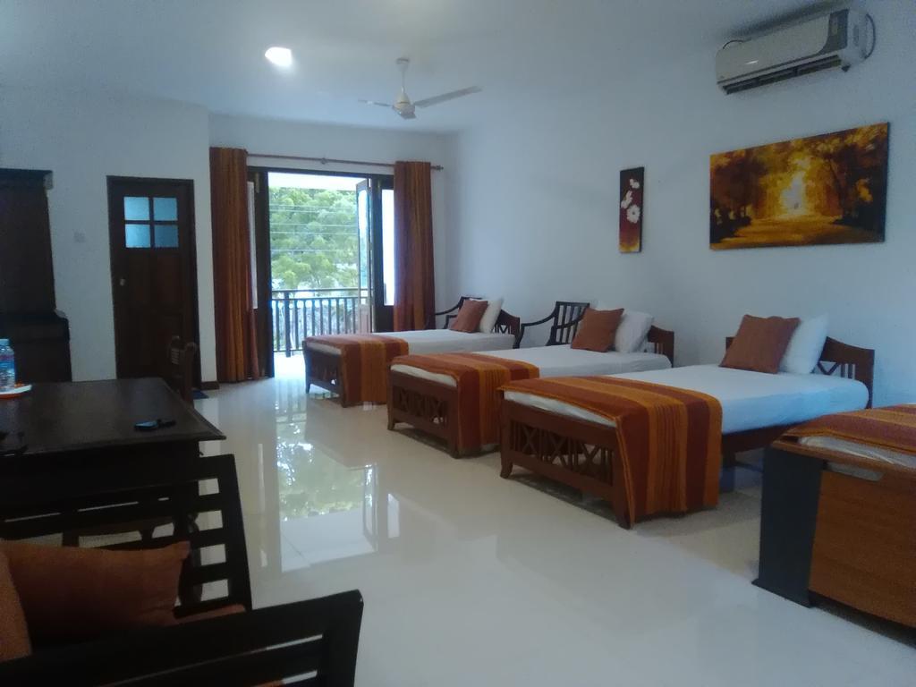 Hotel Sunflower Kataragama Dış mekan fotoğraf