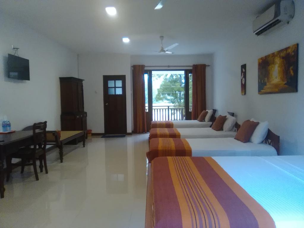 Hotel Sunflower Kataragama Dış mekan fotoğraf