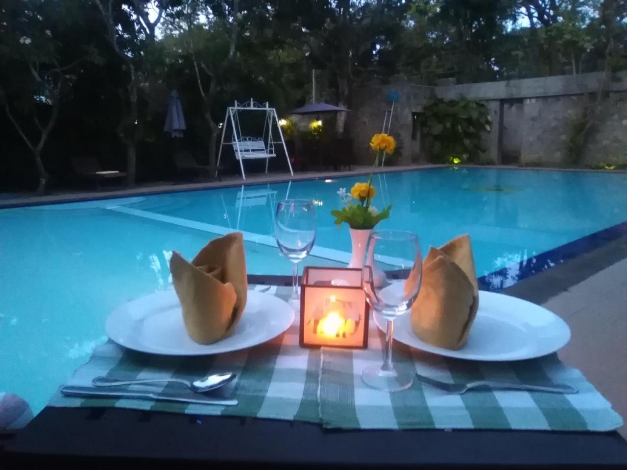 Hotel Sunflower Kataragama Dış mekan fotoğraf