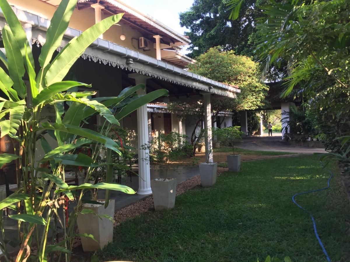 Hotel Sunflower Kataragama Dış mekan fotoğraf