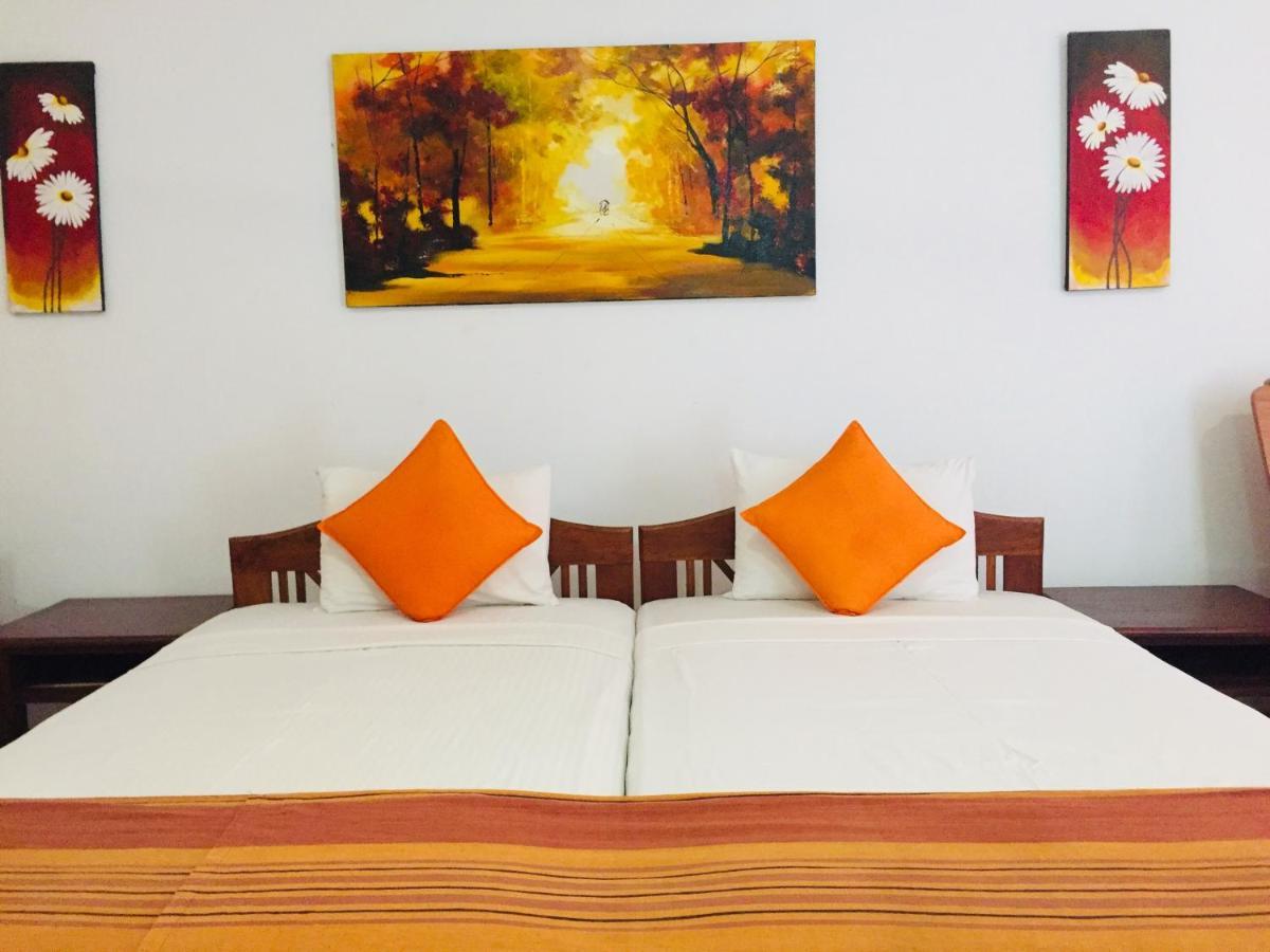 Hotel Sunflower Kataragama Dış mekan fotoğraf
