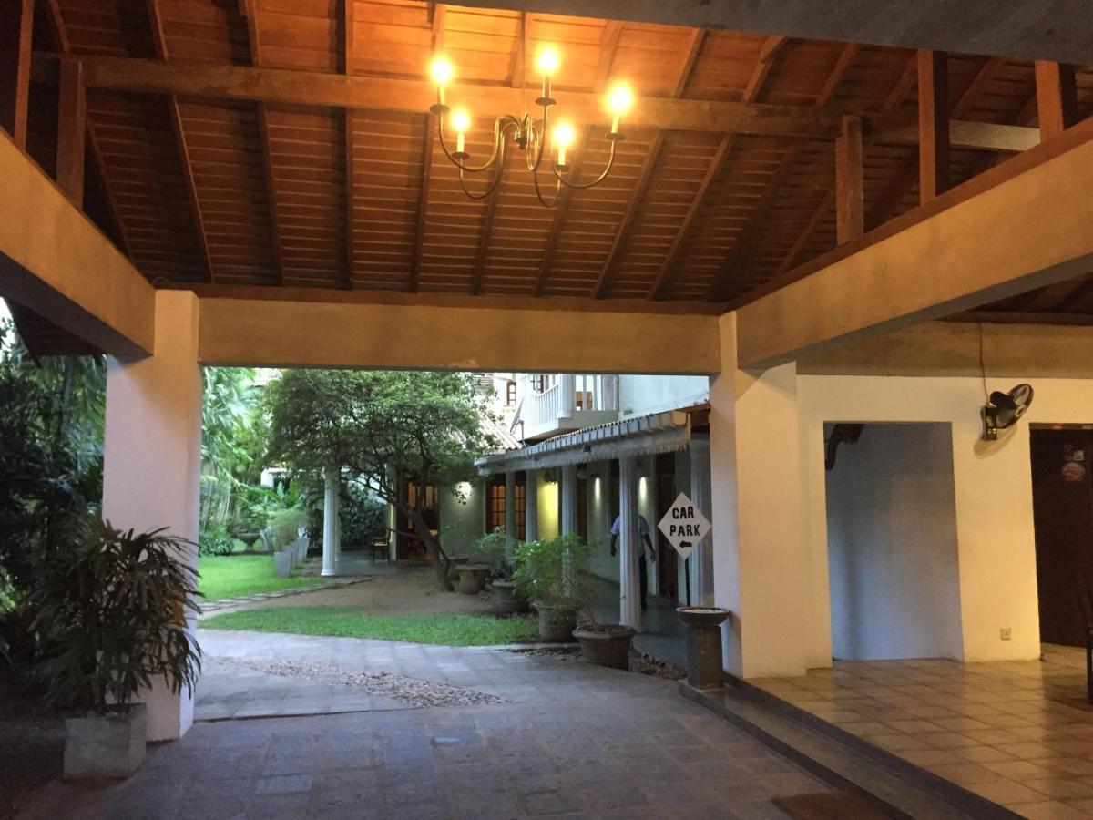 Hotel Sunflower Kataragama Dış mekan fotoğraf
