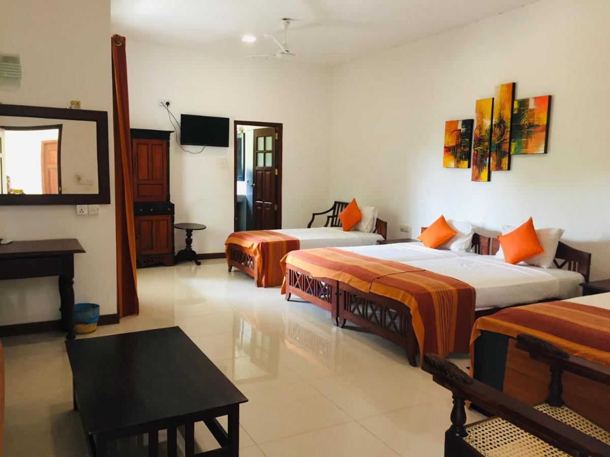 Hotel Sunflower Kataragama Dış mekan fotoğraf